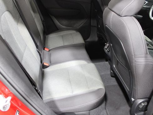 Used 2024 Volvo XC40 B5 Core AWD/4WD image 23