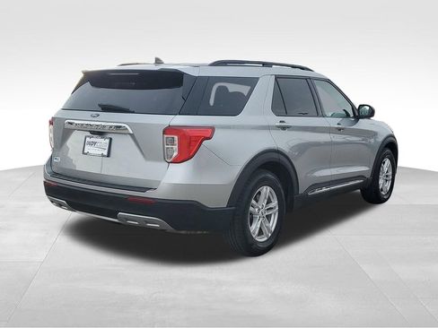 Used 2023 Ford Explorer XLT w/ Equipment Group 202A image 4