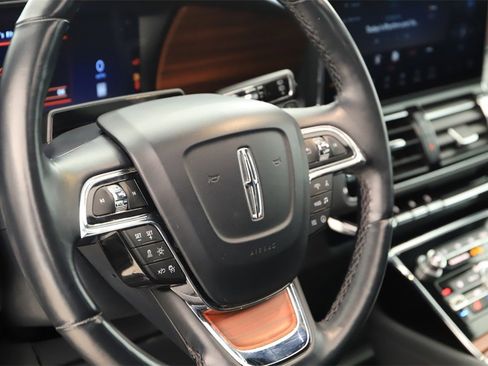 Used 2024 Lincoln Navigator Reserve image 16