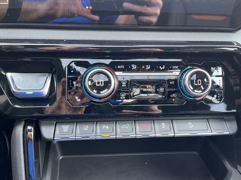 New 2026 GMC Sierra 2500 AT4 w/ Technology Package image 16