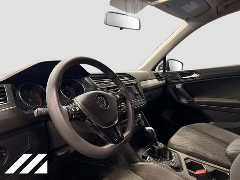 Used 2018 Volkswagen Tiguan S w/ 3rd Row Seat Package AWD/4WD image 9