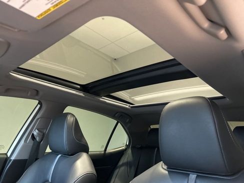 Used 2019 Toyota Camry XSE image 15