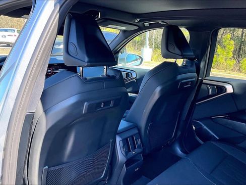 Used 2025 BMW X3 xDrive30i w/ Convenience Package image 23