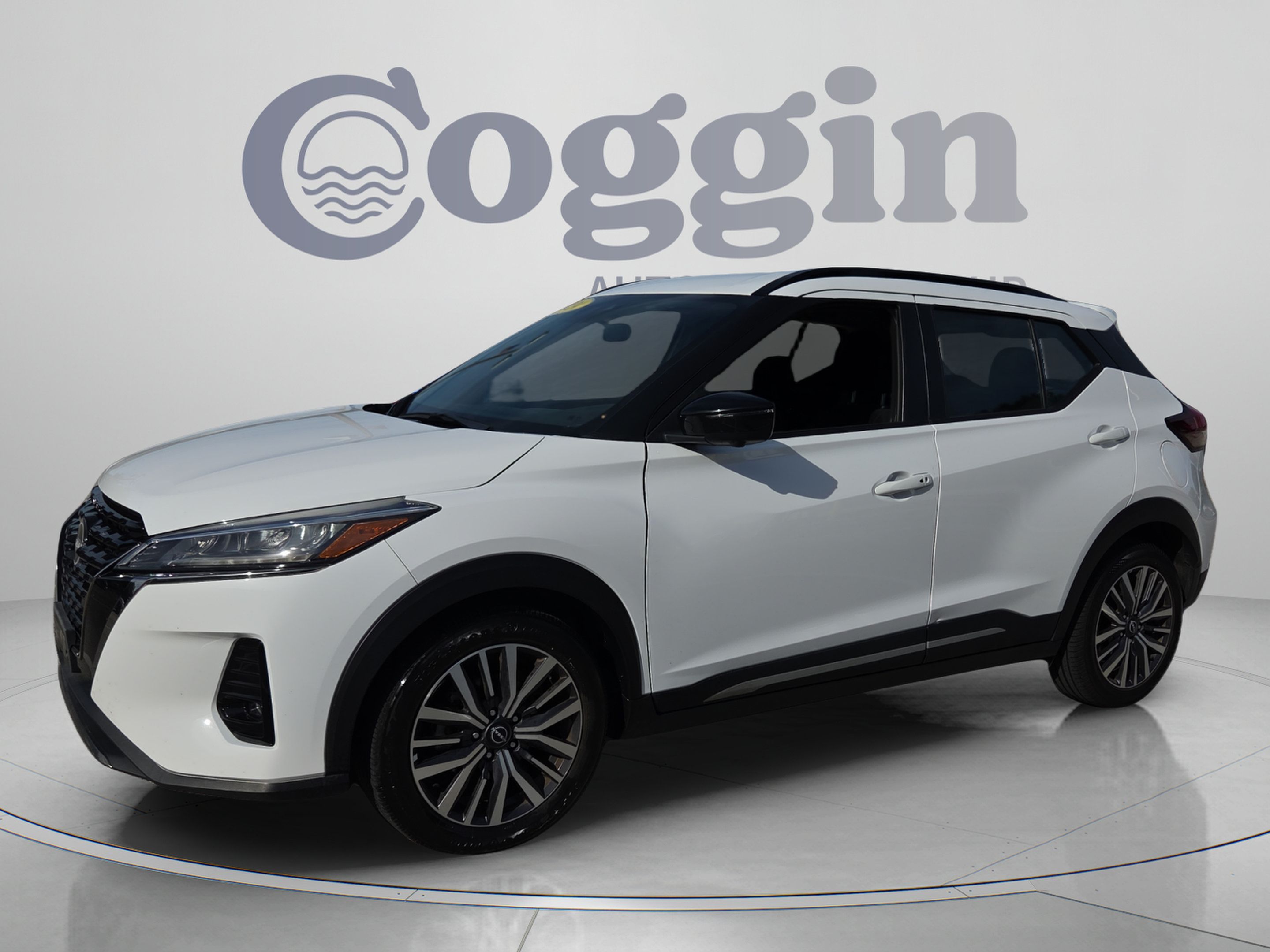 Used 2024 Nissan Kicks SR FWD image 1