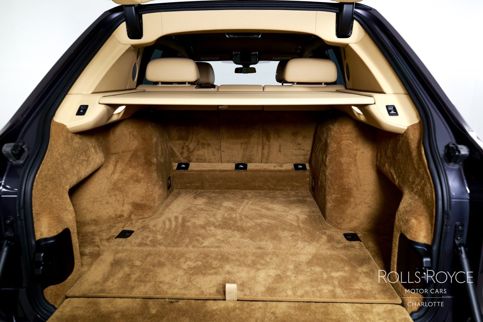Certified 2020 Rolls-Royce Cullinan AWD/4WD image 25