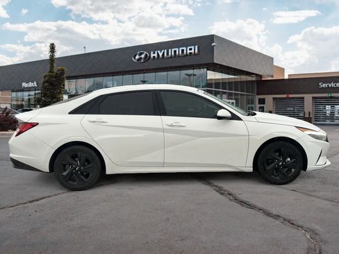 Certified 2023 Hyundai Elantra Blue image 6