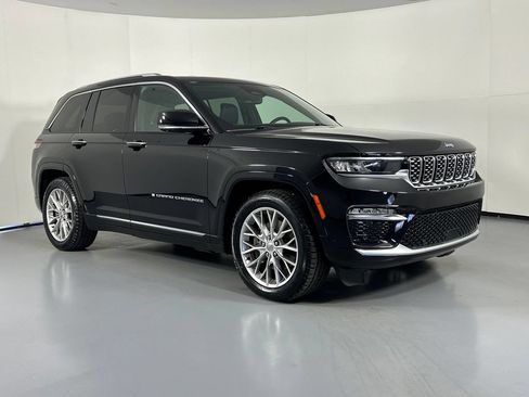 Used 2022 Jeep Grand Cherokee Summit AWD/4WD image 1