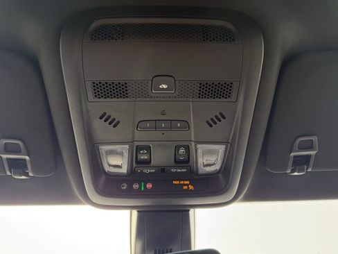 Used 2023 Cadillac XT6 Premium Luxury image 34