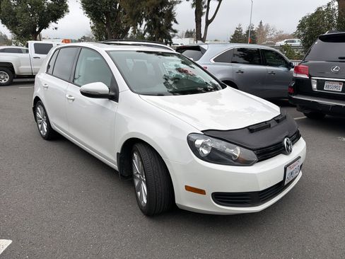 Used 2012 Volkswagen Golf 4-Door image 2