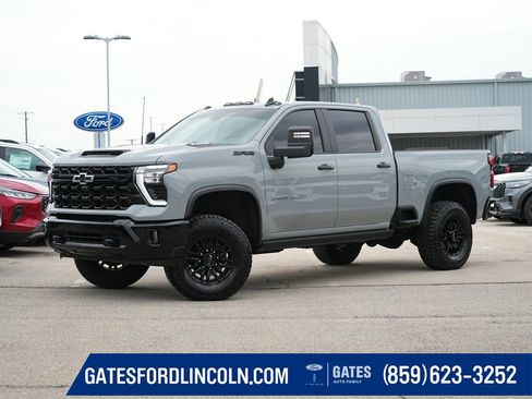 Used 2024 Chevrolet Silverado 2500 ZR2 w/ Technology Package image 1