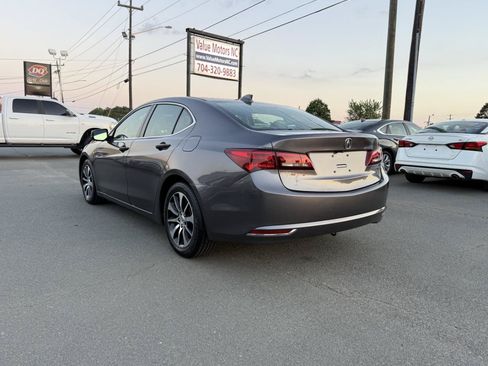 Used 2017 Acura TLX FWD image 4
