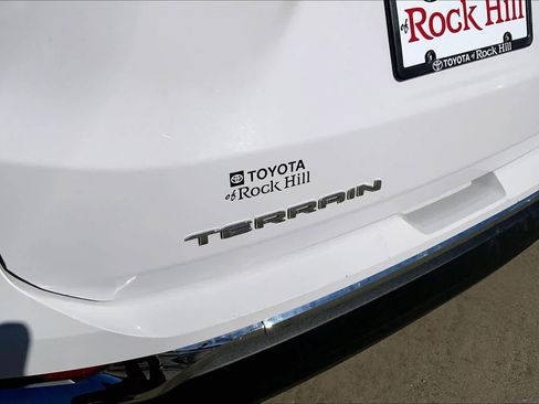 Used 2024 GMC Terrain SLT image 10