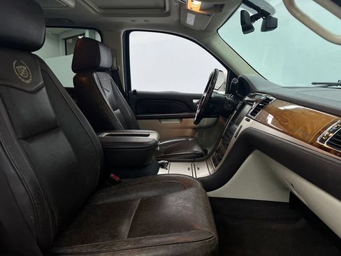Used 2013 Cadillac Escalade ESV Platinum AWD/4WD image 15