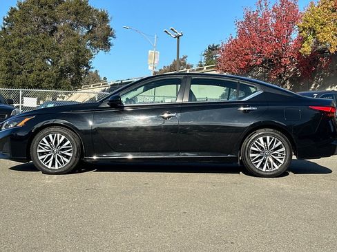Used 2023 Nissan Altima 2.5 SV image 7