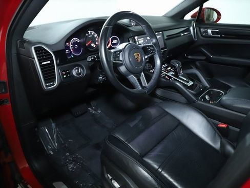 Used 2021 Porsche Cayenne Coupe image 16