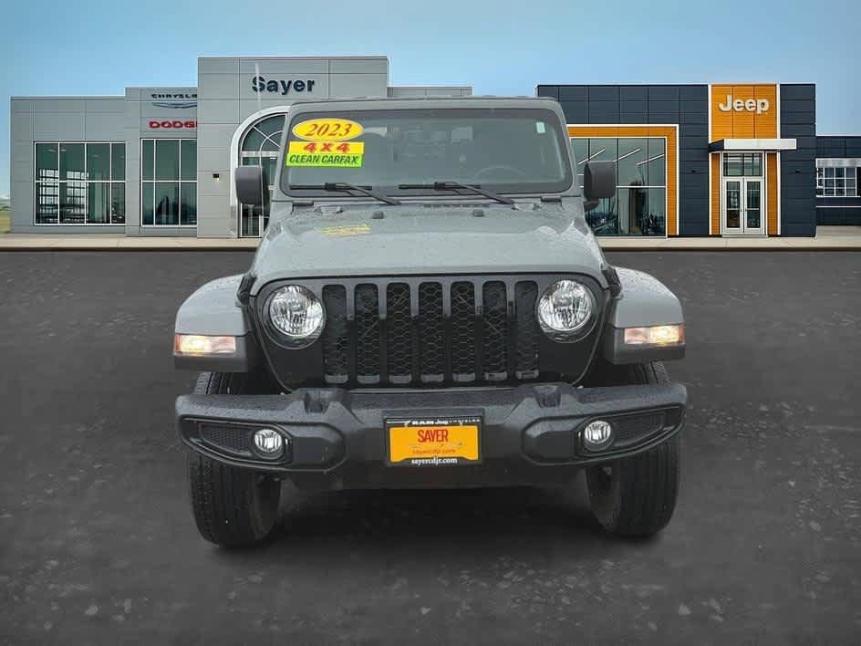 Used 2023 Jeep Gladiator Sport AWD/4WD image 2