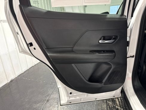 Used 2025 Nissan Kicks SV FWD image 15