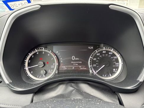 Used 2023 Toyota Highlander XLE FWD image 9