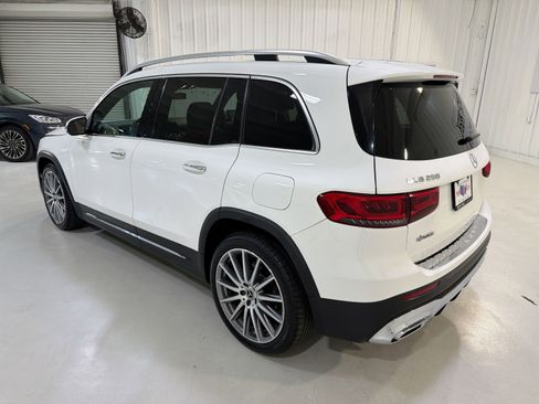 Used 2022 Mercedes-Benz GLB 250 image 25