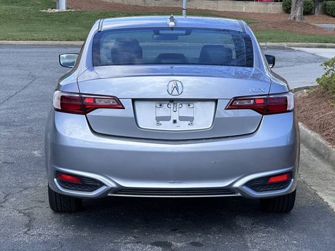 Used 2018 Acura ILX FWD image 4