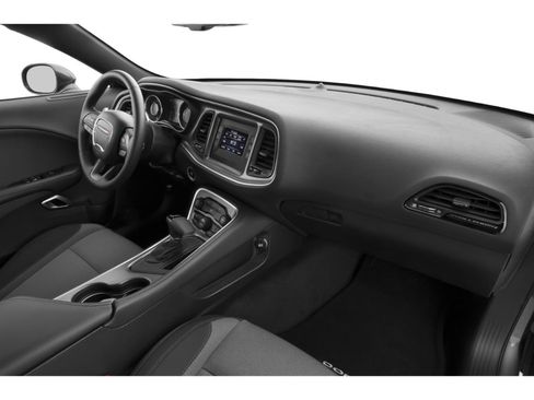 Used 2015 Dodge Challenger SXT image 38