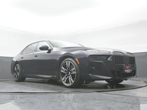 Used 2023 BMW 760i xDrive w/ Luxury Rear Seating Package AWD/4WD image 30
