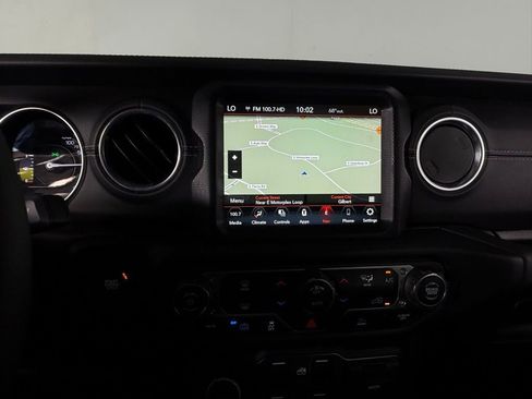 Used 2023 Jeep Wrangler Unlimited Sahara AWD/4WD image 16