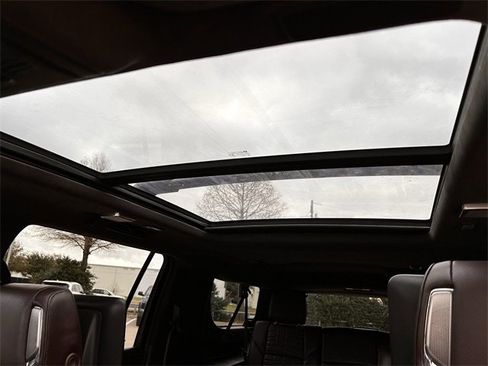 Used 2022 Cadillac Escalade ESV Sport Platinum image 26