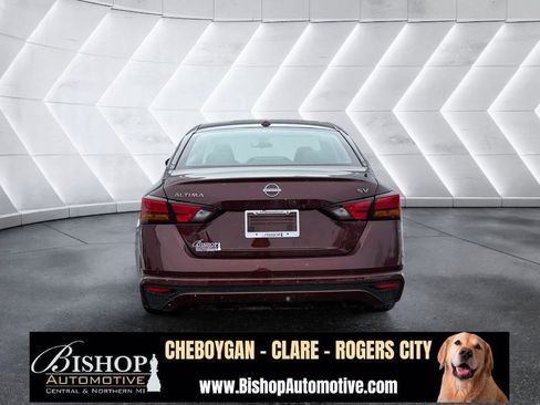 Used 2024 Nissan Altima 2.5 SV image 16
