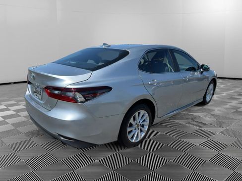Used 2024 Toyota Camry LE image 7