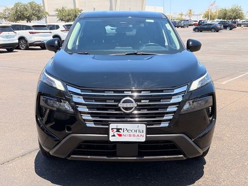 Certified 2025 Nissan Rogue SV FWD image 9