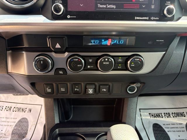 Used 2022 Toyota Tacoma SR5 AWD/4WD image 19