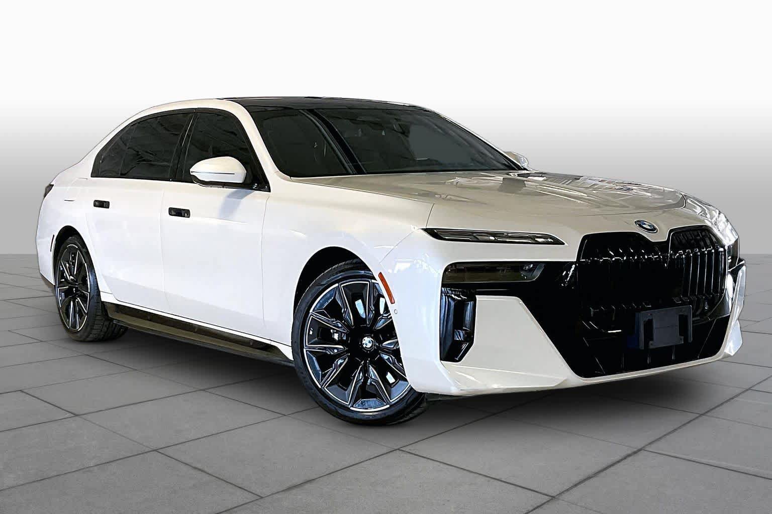 Used 2024 BMW 750e xDrive w/ Executive Package AWD/4WD image 2