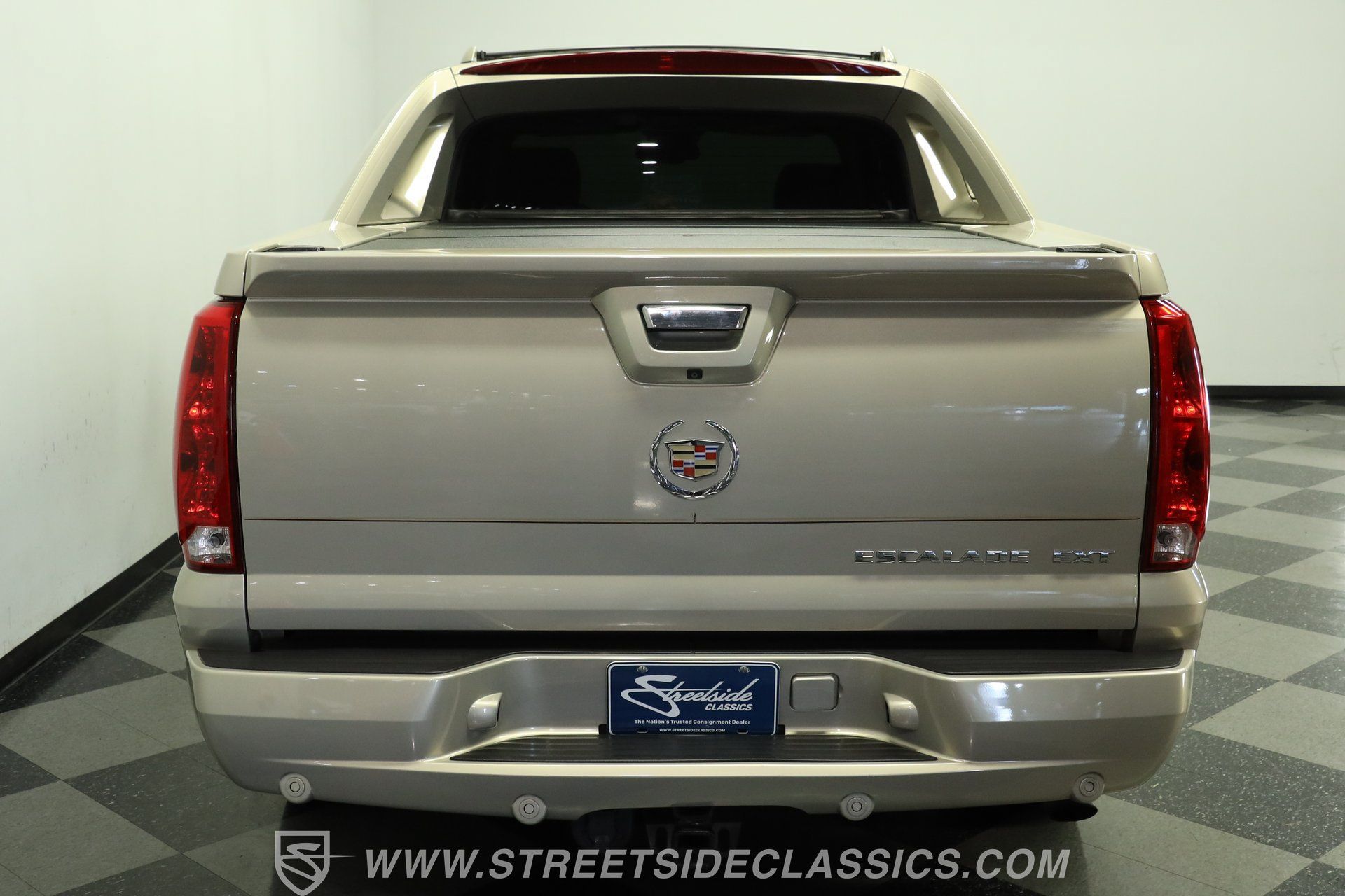 Used 2007 Cadillac Escalade EXT w/ Information Package AWD/4WD image 9