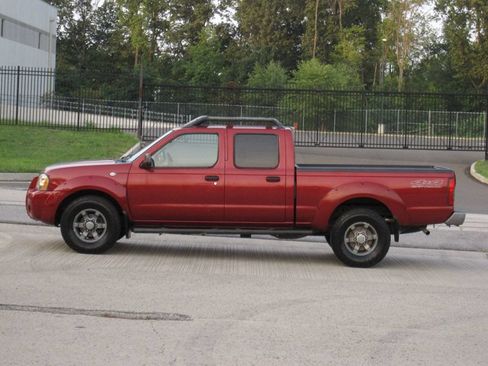 Used 2004 Nissan Frontier XE w/ (PWR) XE Pwr Pkg AWD/4WD image 6