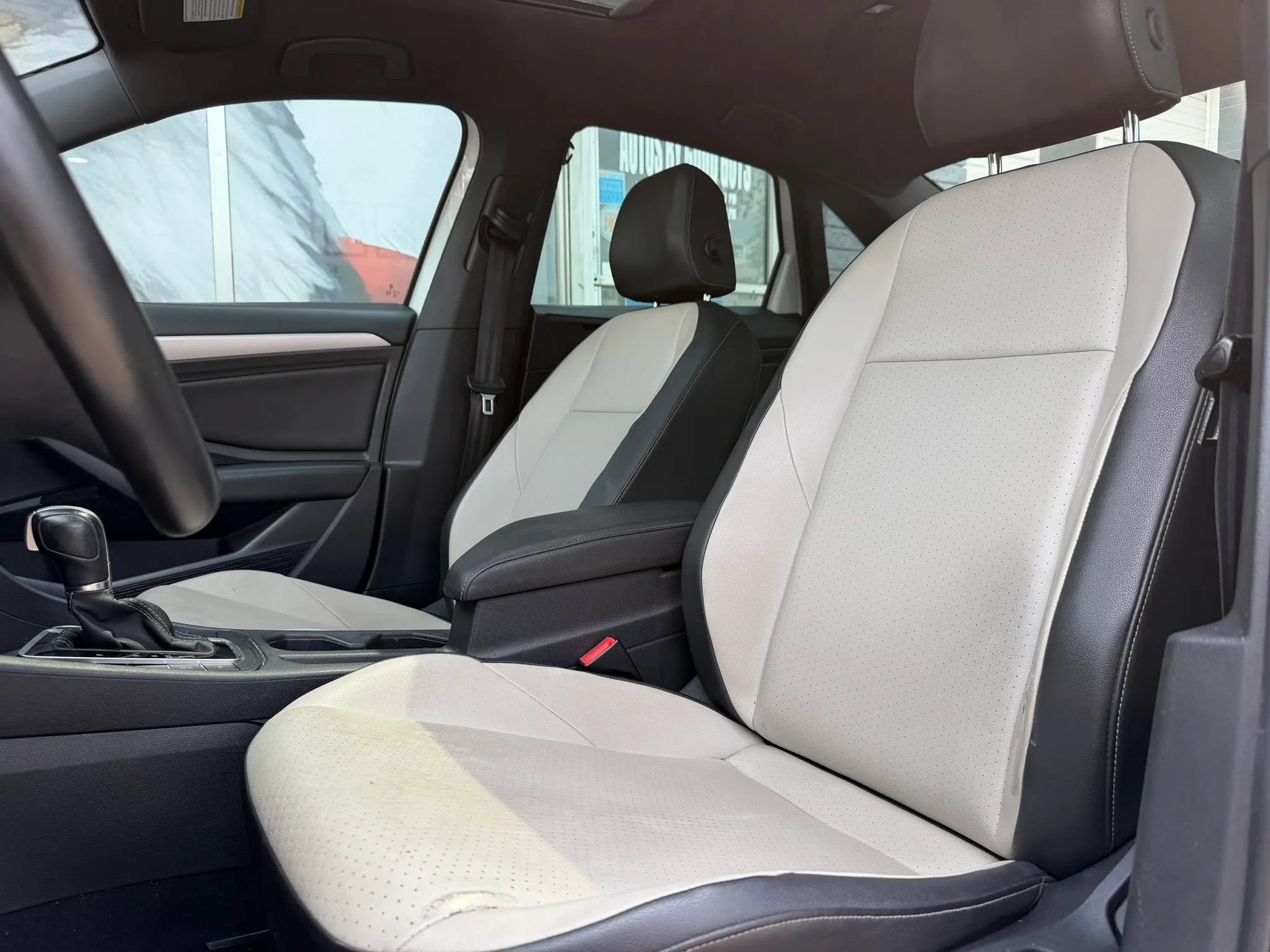 Used 2019 Volkswagen Jetta R-Line FWD image 10