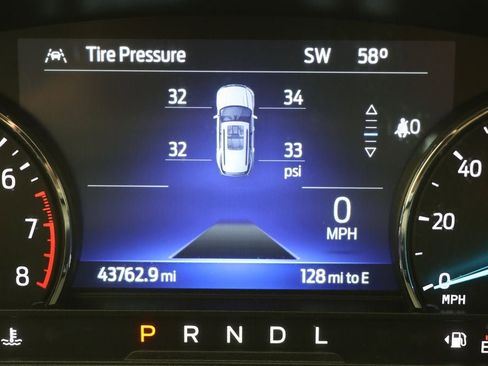 Used 2022 Ford Explorer XLT w/ Equipment Group 202A image 20