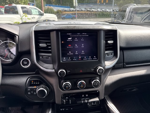Used 2019 RAM 1500 4x4 Crew Cab image 21