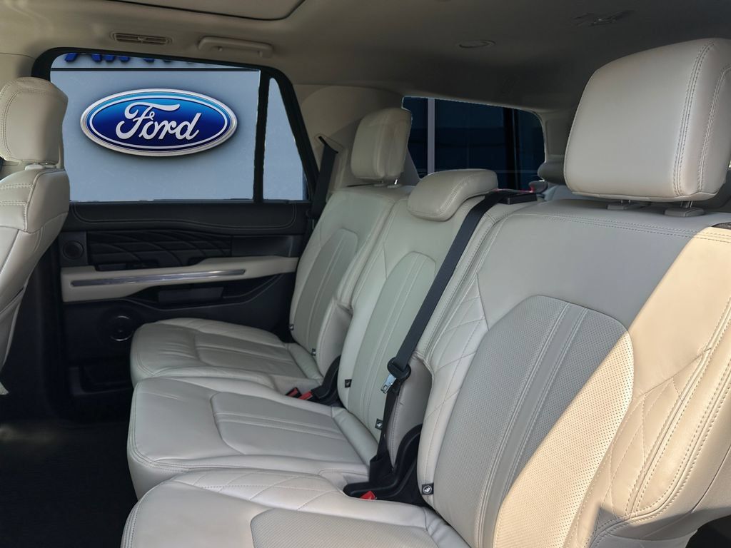 Used 2021 Ford Expedition Platinum AWD/4WD image 12
