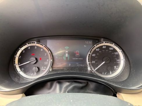 Used 2023 Toyota Highlander XLE AWD/4WD image 28