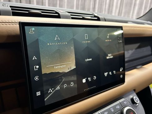 Used 2024 Land Rover Defender 130 X image 23