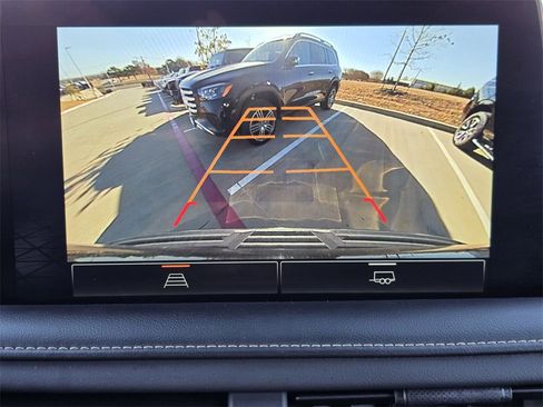 Used 2023 GMC Yukon SLT image 14