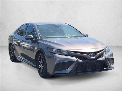 Certified 2024 Toyota Camry SE FWD image 3