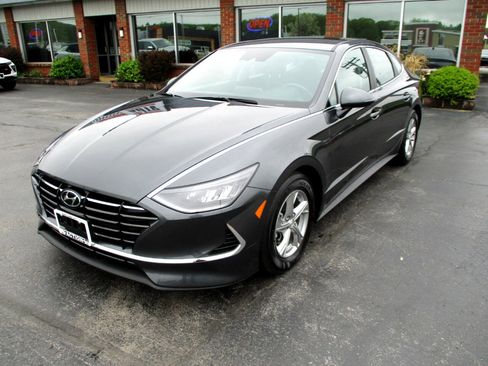 Used 2022 Hyundai Sonata SE w/ Cargo Package image 4