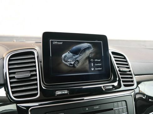 Used 2018 Mercedes-Benz GLS 550 4MATIC w/ Driver Assistance Package image 48