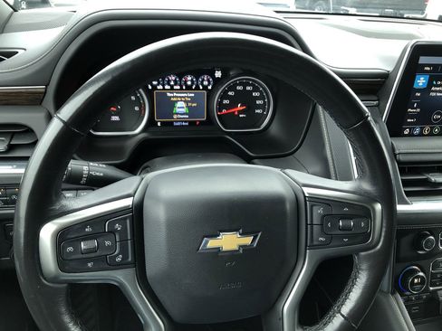 Used 2021 Chevrolet Tahoe Premier w/ Premium Package image 17