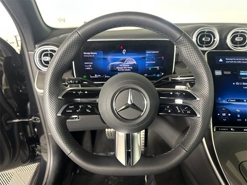 Used 2025 Mercedes-Benz GLC 300 4MATIC image 26
