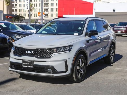 Certified 2022 Kia Sorento EX image 5