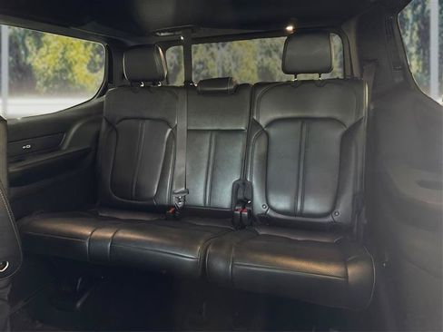 Used 2024 Jeep Wagoneer Series III AWD/4WD image 34