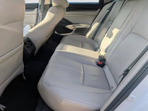 Used 2019 Honda Accord Touring image 18